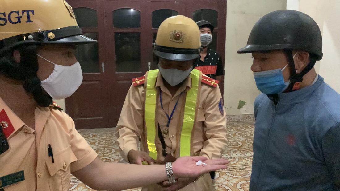 Đội CSGT- trật tự Công an: Bắt giữ 2 vụ tàng trữ trái phép ma túy